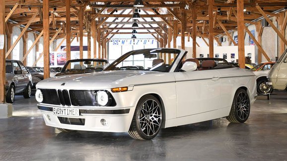 ETA 02 je převlečené BMW 135i Cabrio. Má připomínat legendární „bávo“ 2002