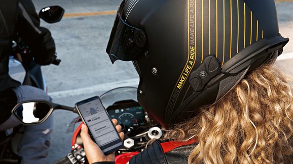 BMW Motorrad zjednodušuje bezdrátovou komunikaci motorkářů 