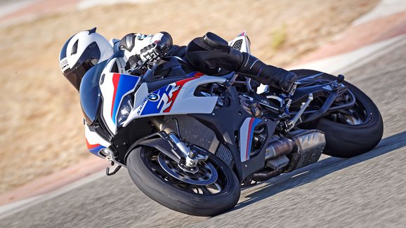 BMW S 1000 RR může být s M příslušenstvím ještě ostřejším supersportem 