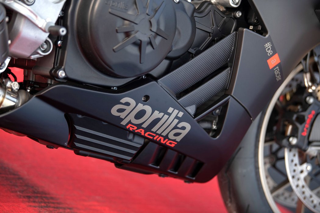 Aprilia RSV4 1100 Factory