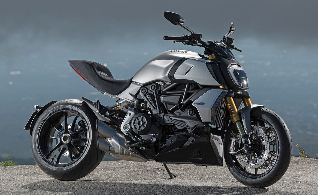 Ducati Diavel 1260 a 1260 S