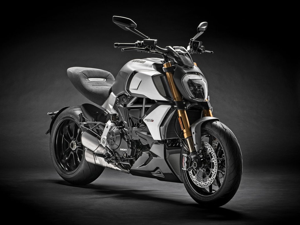 Ducati Diavel 1260 a 1260 S