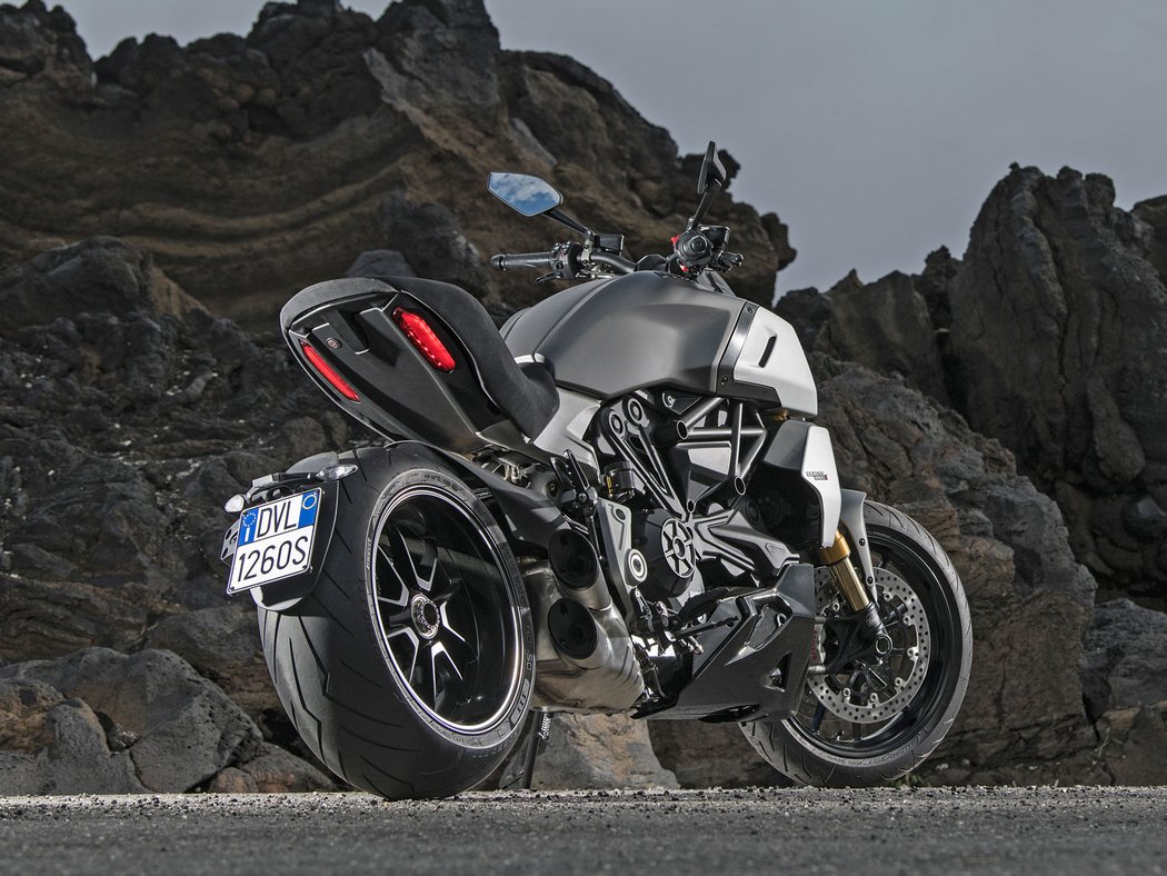 Ducati Diavel 1260 a 1260 S