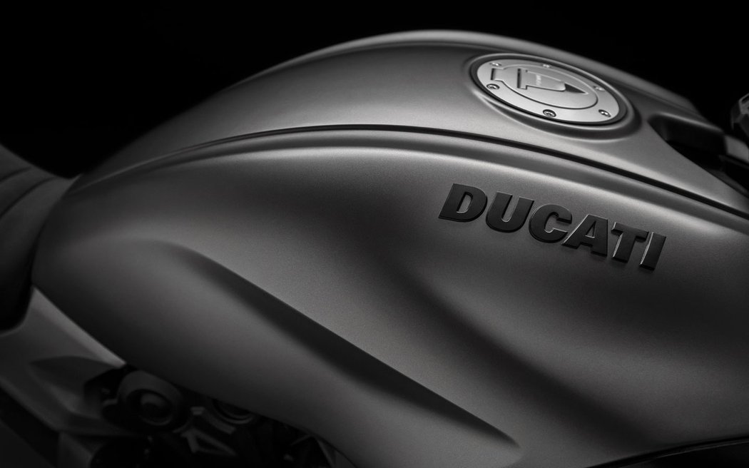 Ducati Diavel 1260 a 1260 S