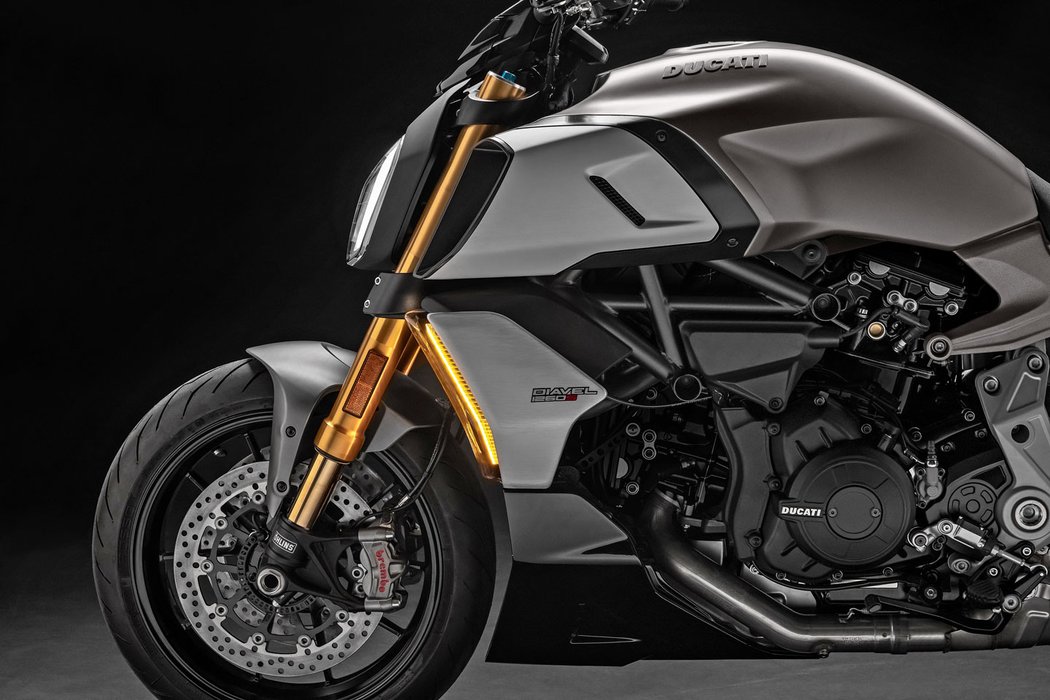 Ducati Diavel 1260 a 1260 S