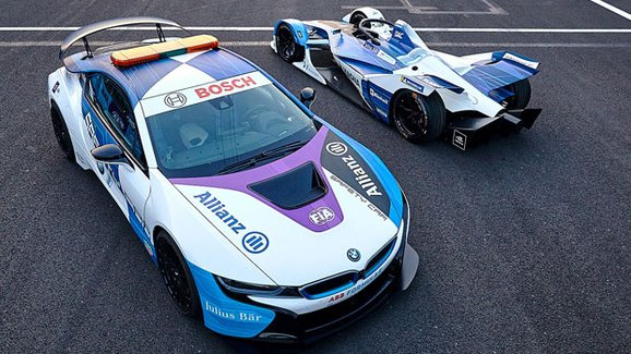 BMW uvádí i8 Coupé Safety Car pro šampionát formule E