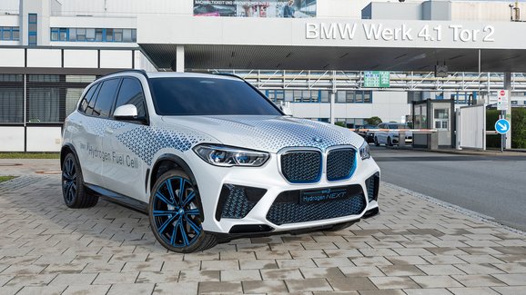 Vodíkové BMW X5 dorazí v příštím roce, nabídnout by mělo až 375 koní 