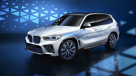 BMW i Hydrogen Next: V Mnichově věří vodíku, jezdí na něj X5