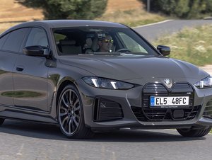 TEST BMW i4 M60: Pohodlný sprinter, pravé M nikoli