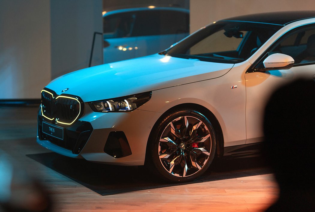 BMW i5