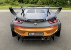 BMW i8 má po úpravě víc výkonu a křídlo, které může závidět i Honda Civic Type R