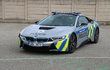 Proč policejní superauto, extrémně rychlé BMW, které měla Policie ČR zapůjčené k testování, ihned po havárii odvezla odtahovka v kontejneru, aby ho nikdo neviděl?
