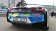 Půl roku budou policisté na jižní Moravě testovat na dálnicích a silnicích první třídy sportovní BMW i8. Dokáže jet rychlostí téměř 300 km/hod.