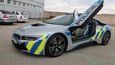 Půl roku budou policisté na jižní Moravě testovat na dálnicích a silnicích první třídy sportovní BMW i8. Dokáže jet rychlostí téměř 300 km/hod.