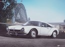 BMW i8 – Přenést plug-in hybridní supersport do 60. let znamenalo především zakulatit a uhladit jeho futuristický a ostrý design. Grafik se inspiroval u kabrioletu BMW 507, který se ovšem vyráběl krátce ještě na konci 50. let.