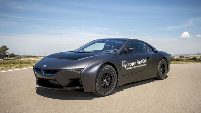 BMW i8 s vodíkovým pohonem