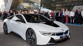 Přetahovaná o první laserová světla končí. BMW vytáhlo trumf