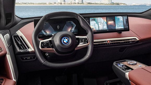 BMW představilo nový infotainment iDrive 8, nabídne nové funkce i design