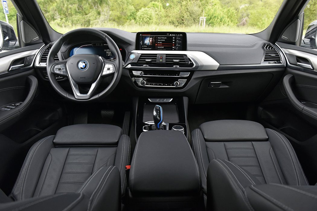 BMW iX3