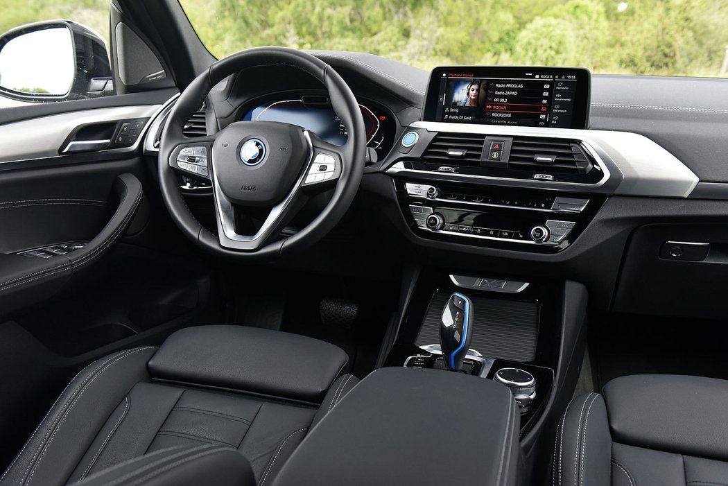 BMW iX3