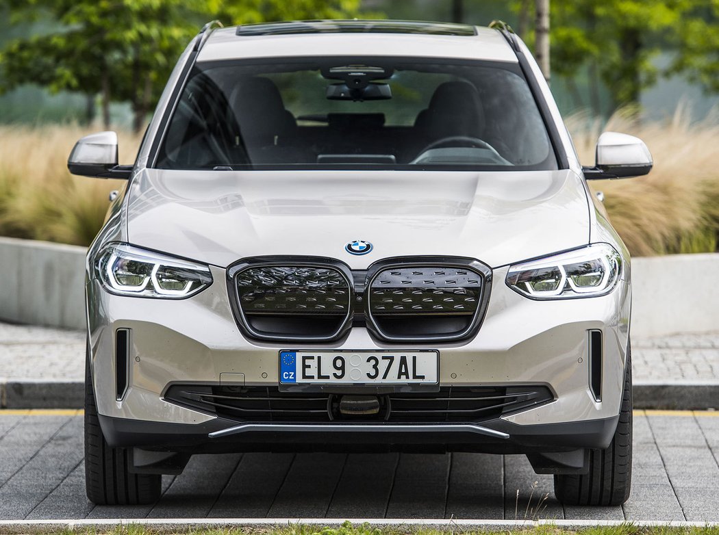 BMW iX3