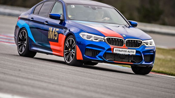 Poprvé za volantem BMW M5: Dálniční střela je zpět Poprvé za volantem BMW M5: Dálniční střela je zpět