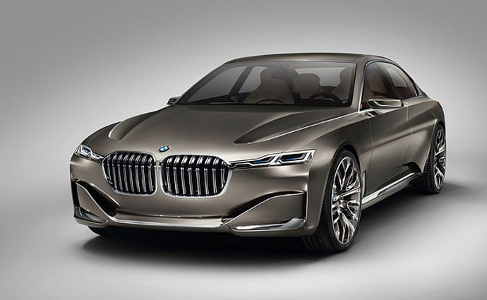 Zákazníci si žádají výkonný sedan BMW M7
