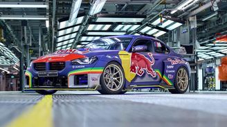 Gymkhana po bavorsku: Závodní M2 driftuje přímo ve výrobním závodě v Mnichově Gymkhana po bavorsku: Závodní M2 driftuje přímo ve výrobním závodě v Mnichově