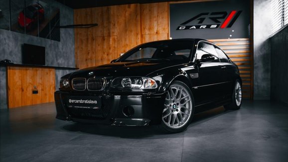 K mání je vzácné a obdivované BMW M3 CSL s nízkým nájezdem. Cena se vám ale líbit nebude