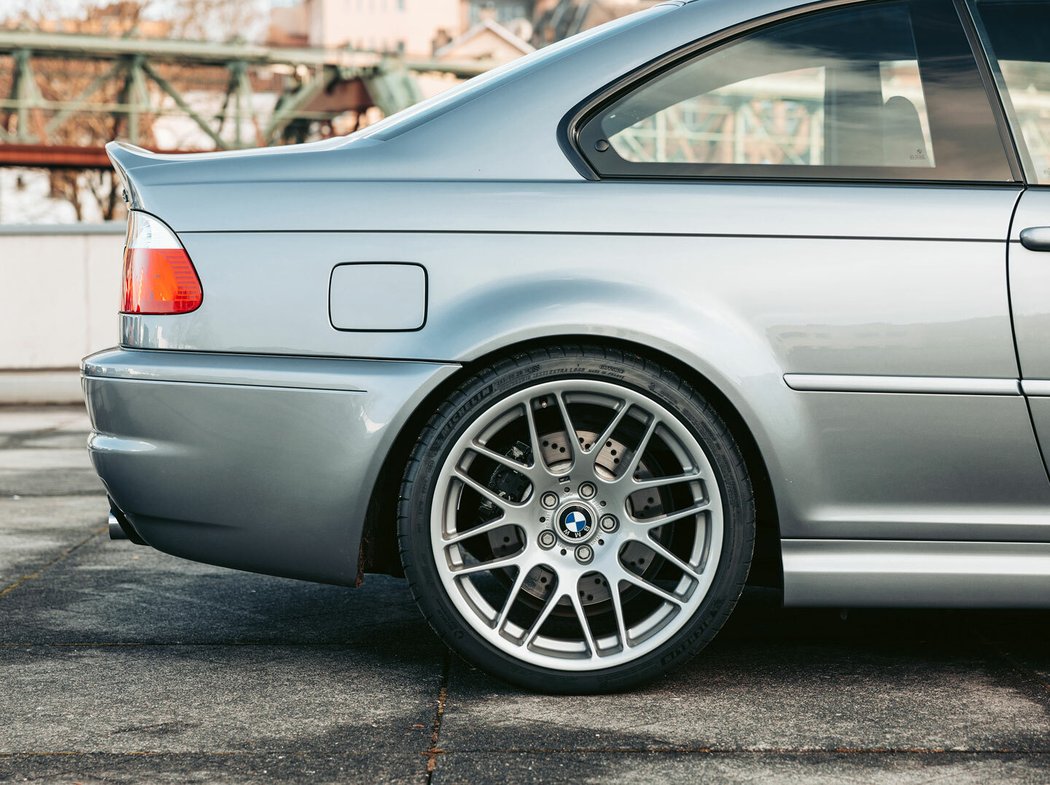 BMW M3 CSL (2003)