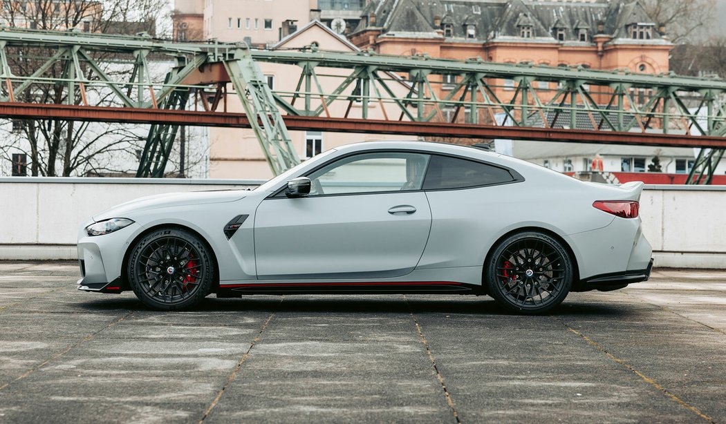 BMW M4 CSL (2022)