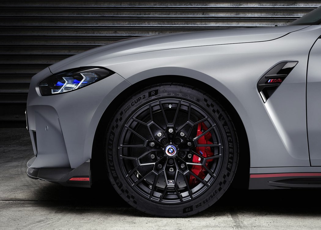 BMW M4 CSL