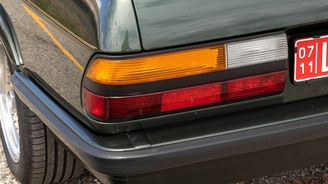 BMW M5 (1987) BMW M5 (1987)