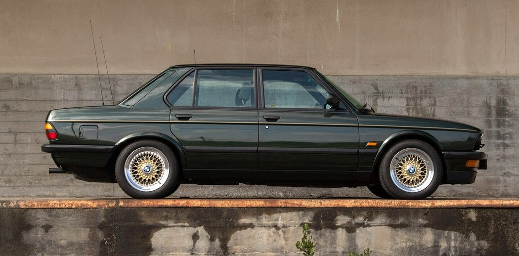 BMW M5 (1987)
