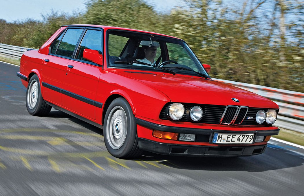 BMW M5 E28 (1985-1987)