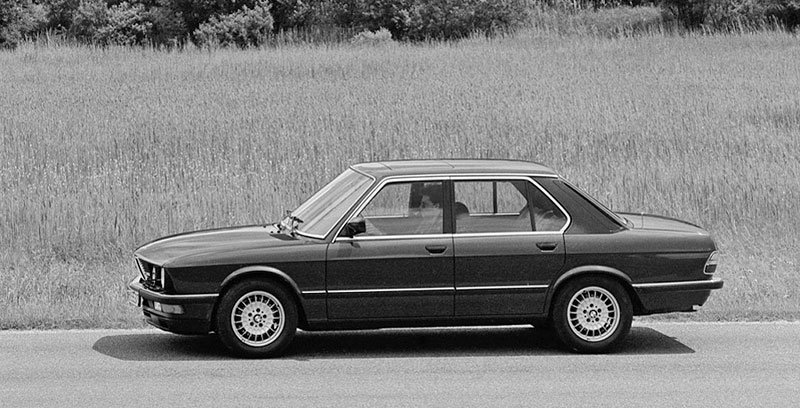 BMW M5 E28 (1985-1987)