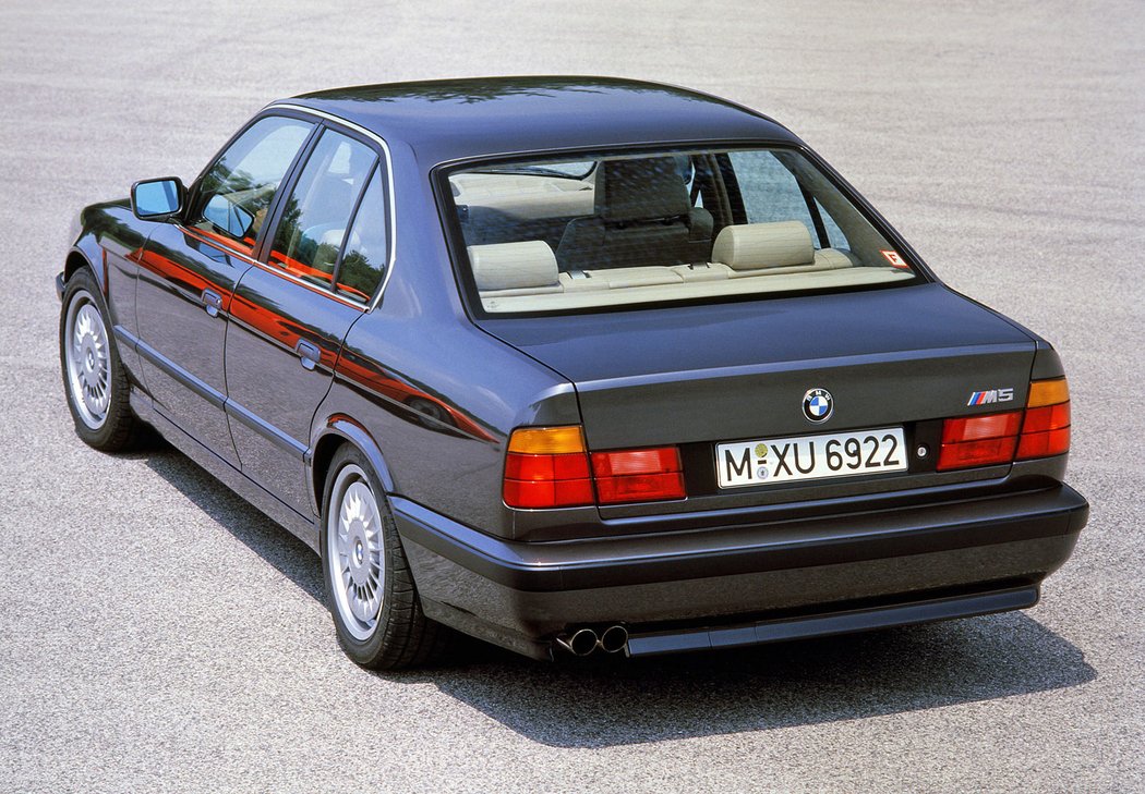 BMW M5 E34 (1988-1992)