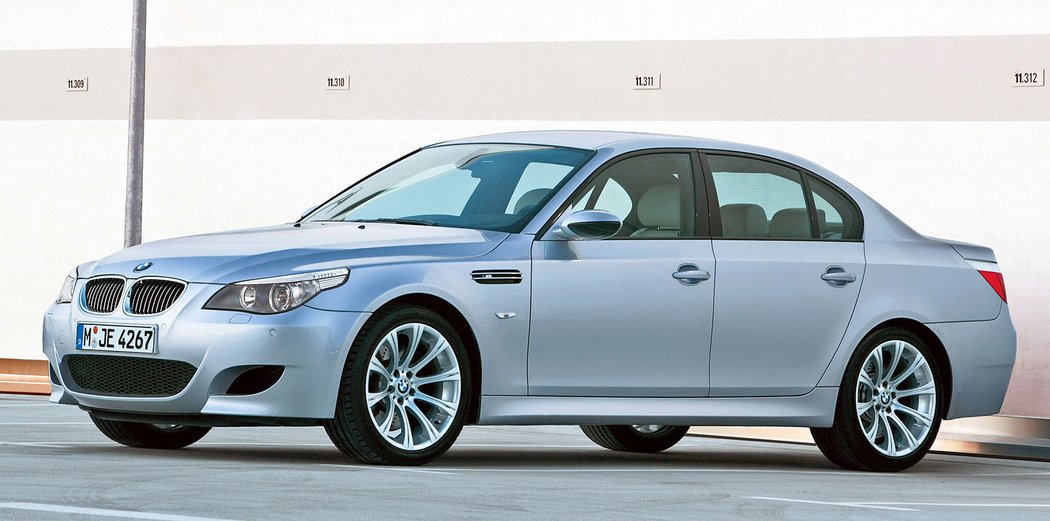 BMW M5 E60 (2004-2009)