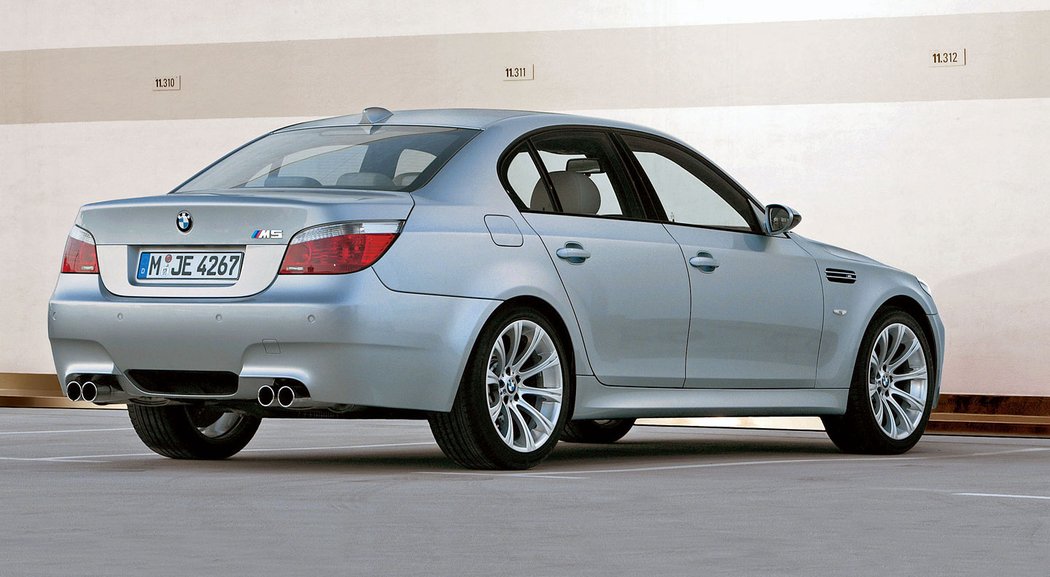 BMW M5 E60 (2004-2009)