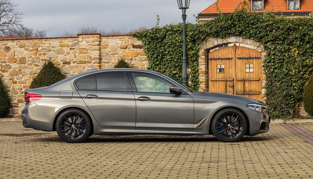 BMW M550i xDrive