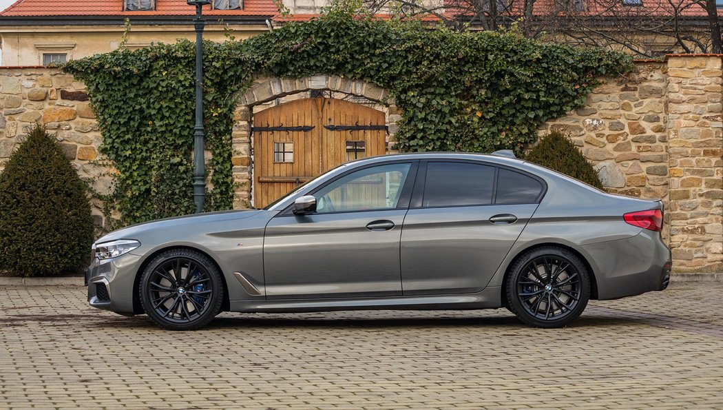 BMW M550i xDrive