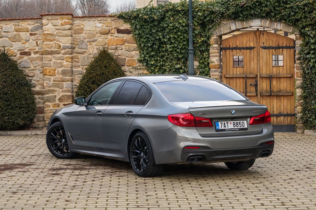 BMW M550i xDrive