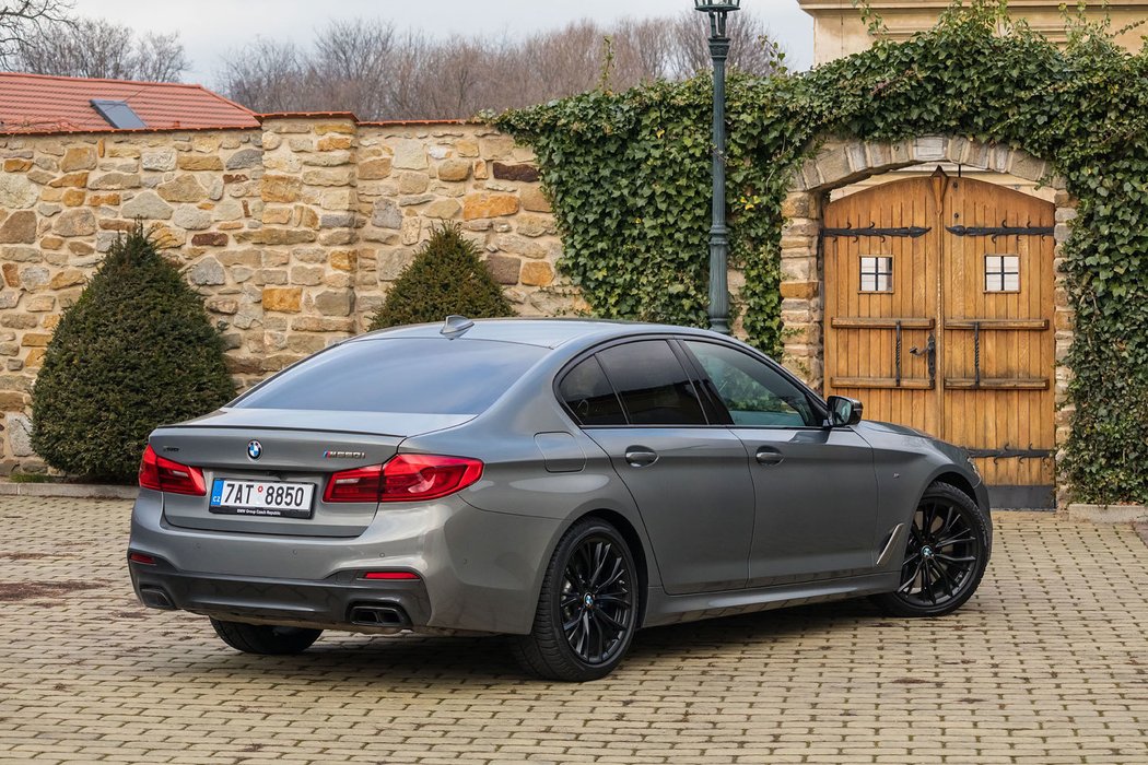 BMW M550i xDrive