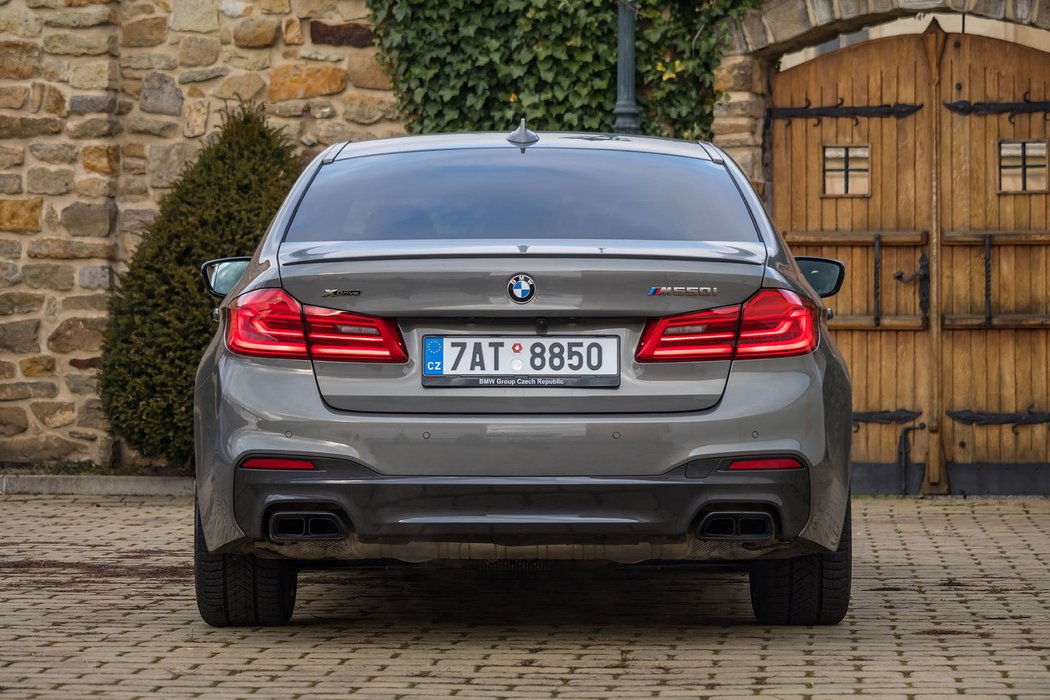 BMW M550i xDrive