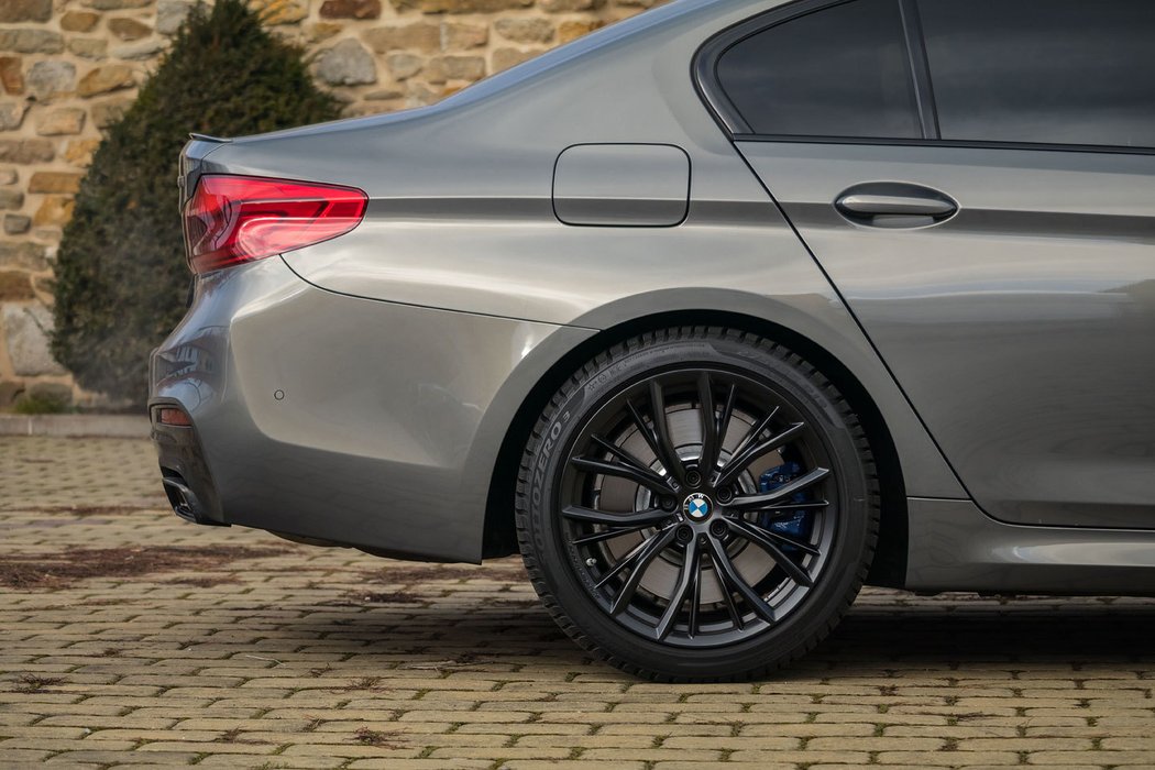 BMW M550i xDrive