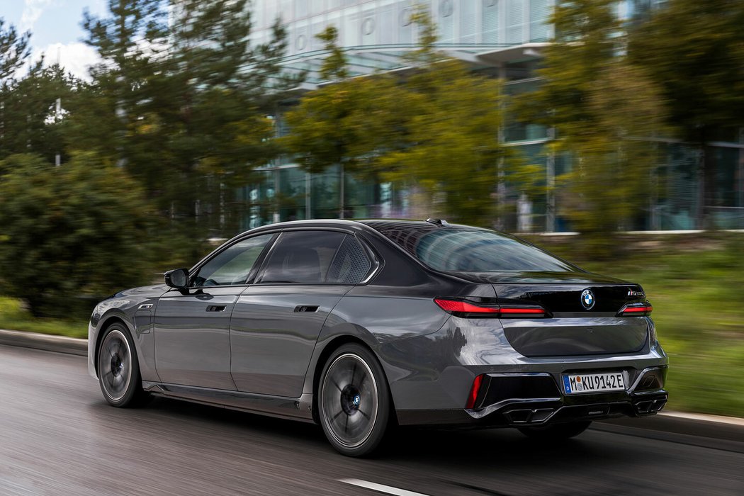 BMW M760e xDrive