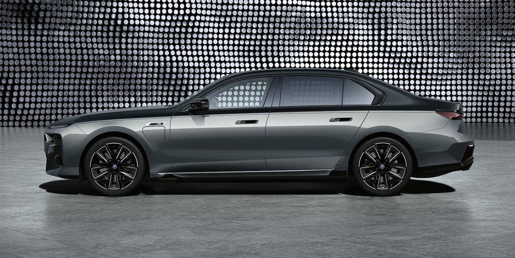 BMW M760e xDrive