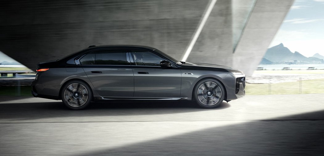 BMW M760e xDrive