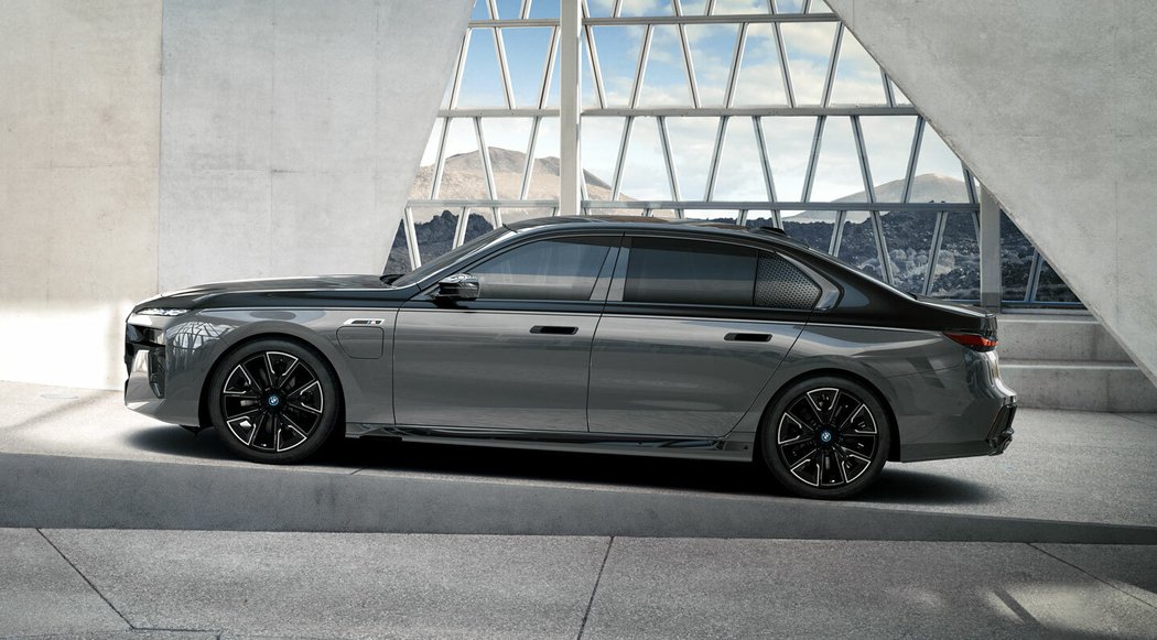 BMW M760e xDrive