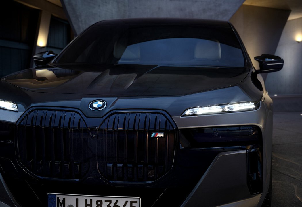 BMW M760e xDrive